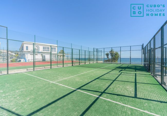 Tennis court of this apartment in Mijas Costa