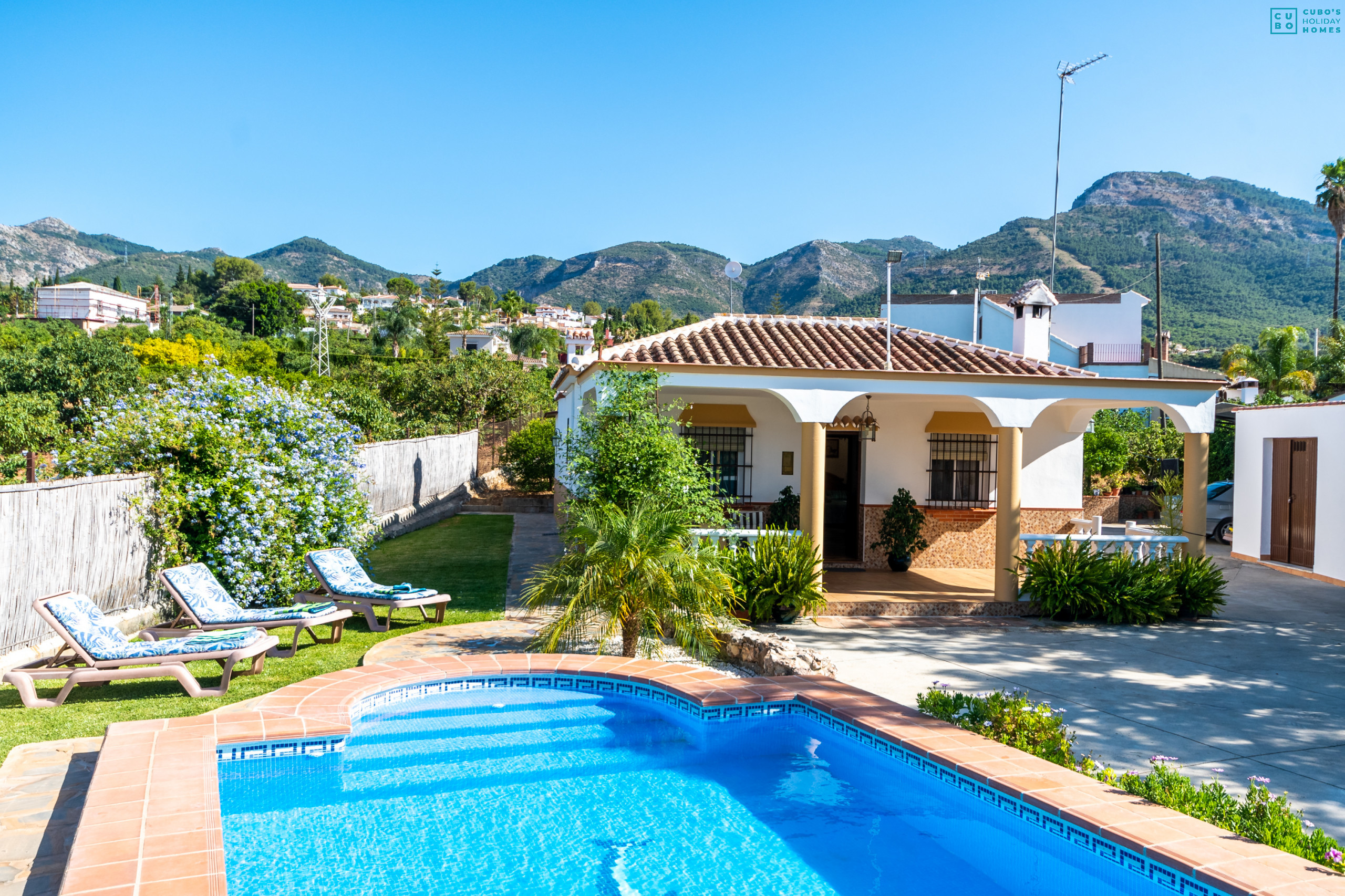 Views of this farm in Alhaurín el Grande