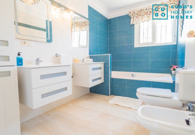 Villa in Alhaurin de la Torre - Cubo's Villa Bellavista La Jona & Heated Pool Villa in Alhaurin de la Torre - Cubo's Villa Bellavista La Jona & Heated Pool