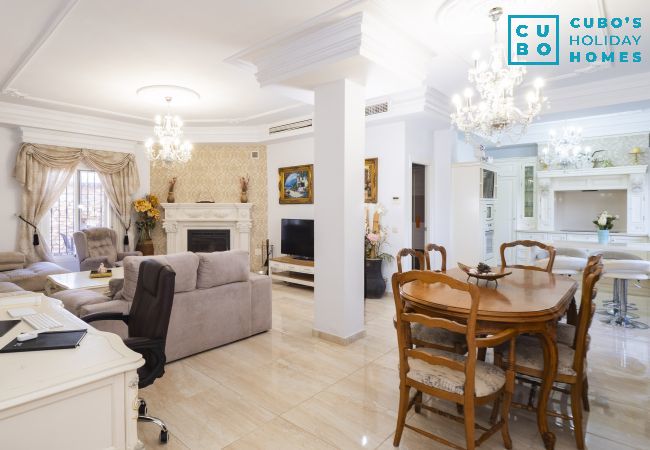 Villa in Alhaurin de la Torre - Cubo's Villa Bellavista La Jona & Heated Pool Villa in Alhaurin de la Torre - Cubo's Villa Bellavista La Jona & Heated Pool