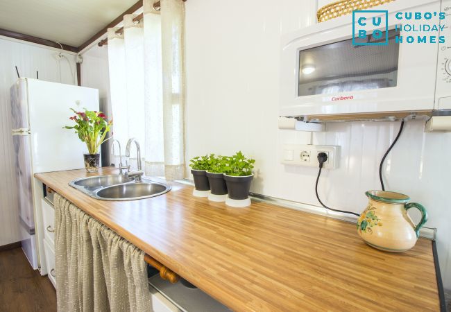 Kitchen of this studio in Coín