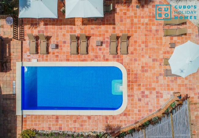 Swimming pool of this rural apartment in Mijas Pueblo