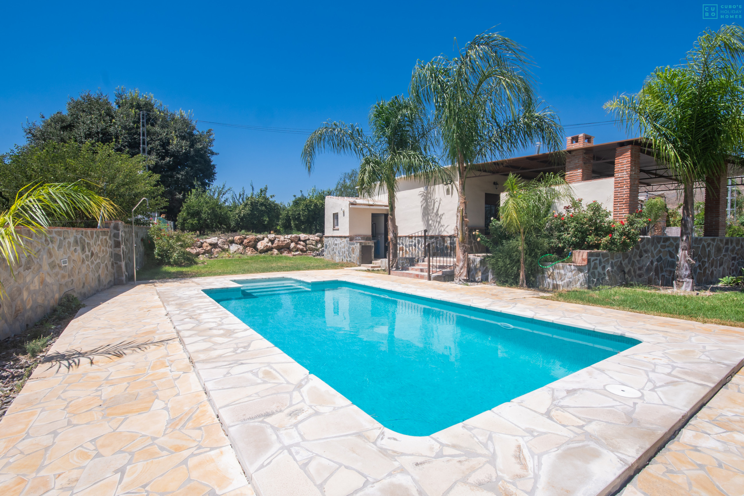 Private pool of this estate in Alhaurín el Grande