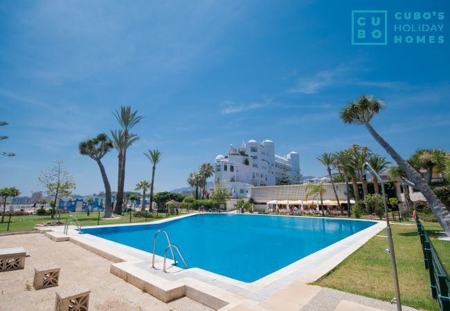 Community pool of this studio in Torremolinos