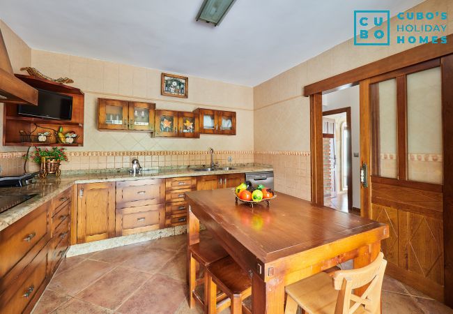 Villa in Casabermeja - Cubo's Finca El Nogal de los Montes de Málaga Villa in Casabermeja - Cubo's Finca El Nogal de los Montes de Málaga
