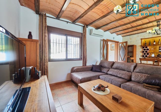 Villa in Casabermeja - Cubo's Finca El Nogal de los Montes de Málaga Villa in Casabermeja - Cubo's Finca El Nogal de los Montes de Málaga