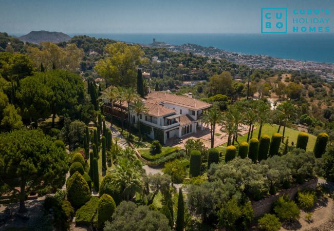 Villa in Málaga - Cubo's Mountain Bayview Luxury Villa Villa in Málaga - Cubo's Mountain Bayview Luxury Villa