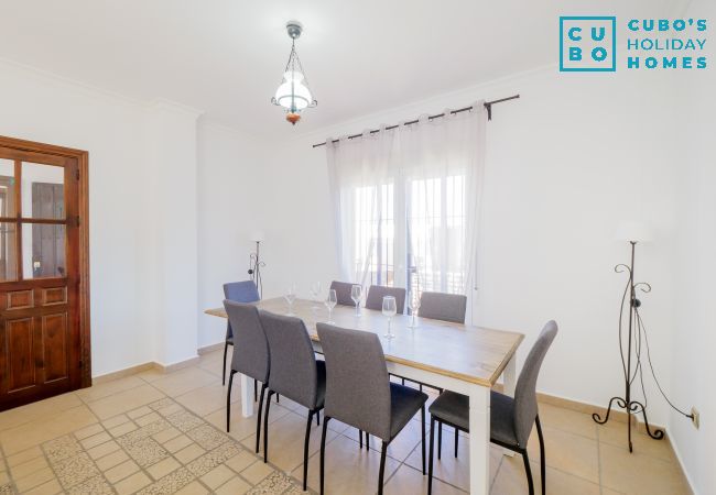 Villa in Alhaurin de la Torre - Cubo's Villa Plumaria de Alhaurin Villa in Alhaurin de la Torre - Cubo's Villa Plumaria de Alhaurin