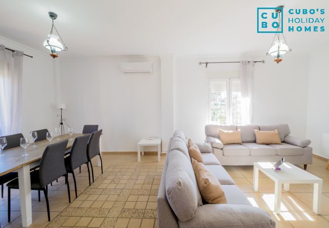 Villa in Alhaurin de la Torre - Cubo's Villa Plumaria de Alhaurin Villa in Alhaurin de la Torre - Cubo's Villa Plumaria de Alhaurin