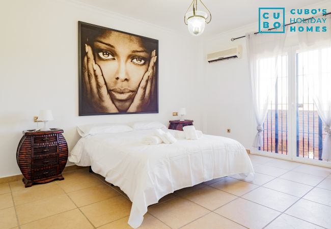 Villa in Alhaurin de la Torre - Cubo's Villa Plumaria de Alhaurin Villa in Alhaurin de la Torre - Cubo's Villa Plumaria de Alhaurin