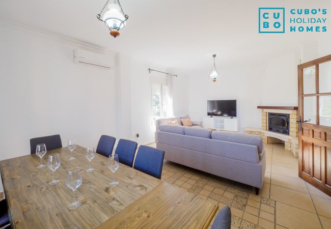 Villa in Alhaurin de la Torre - Cubo's Villa Plumaria de Alhaurin Villa in Alhaurin de la Torre - Cubo's Villa Plumaria de Alhaurin