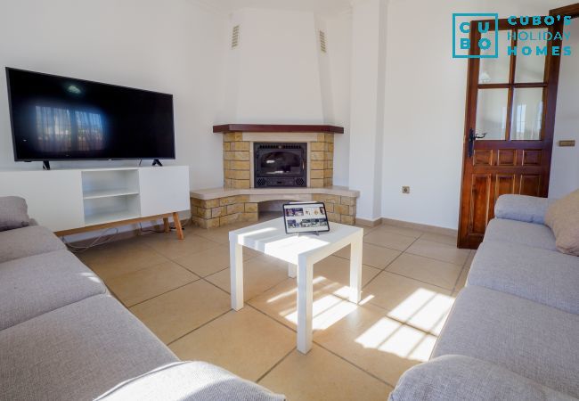 Villa in Alhaurin de la Torre - Cubo's Villa Plumaria de Alhaurin Villa in Alhaurin de la Torre - Cubo's Villa Plumaria de Alhaurin