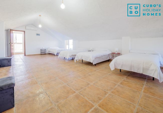 Villa in Alhaurin de la Torre - Cubo's Villa Plumaria de Alhaurin Villa in Alhaurin de la Torre - Cubo's Villa Plumaria de Alhaurin