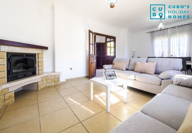 Villa in Alhaurin de la Torre - Cubo's Villa Plumaria de Alhaurin Villa in Alhaurin de la Torre - Cubo's Villa Plumaria de Alhaurin