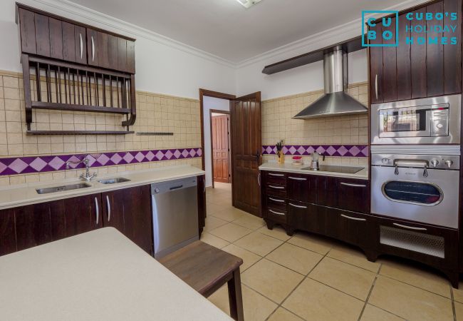 Villa in Alhaurin de la Torre - Cubo's Villa Plumaria de Alhaurin Villa in Alhaurin de la Torre - Cubo's Villa Plumaria de Alhaurin