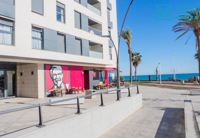 Apartment in Málaga - Cubo's Sea View Pacifico Street & Free Parking Apartment in Málaga - Cubo's Sea View Pacifico Street & Free Parking