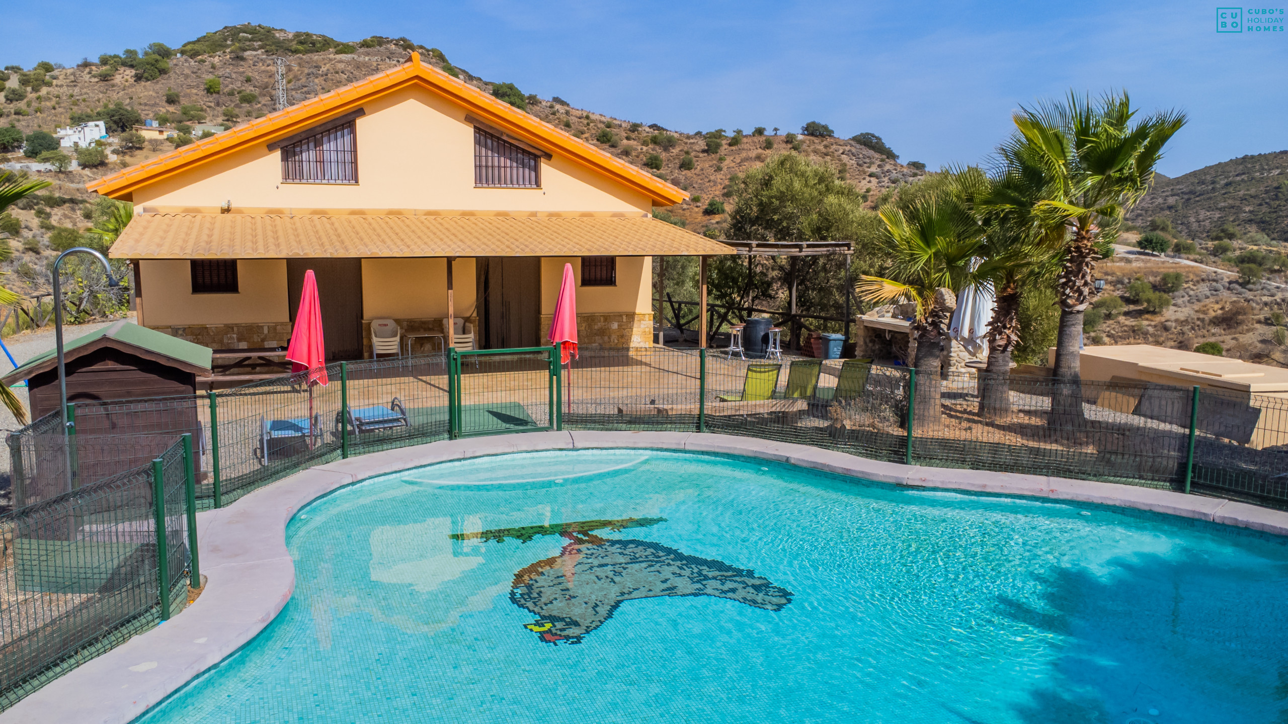 Swimming pool of this apartment in Cártama