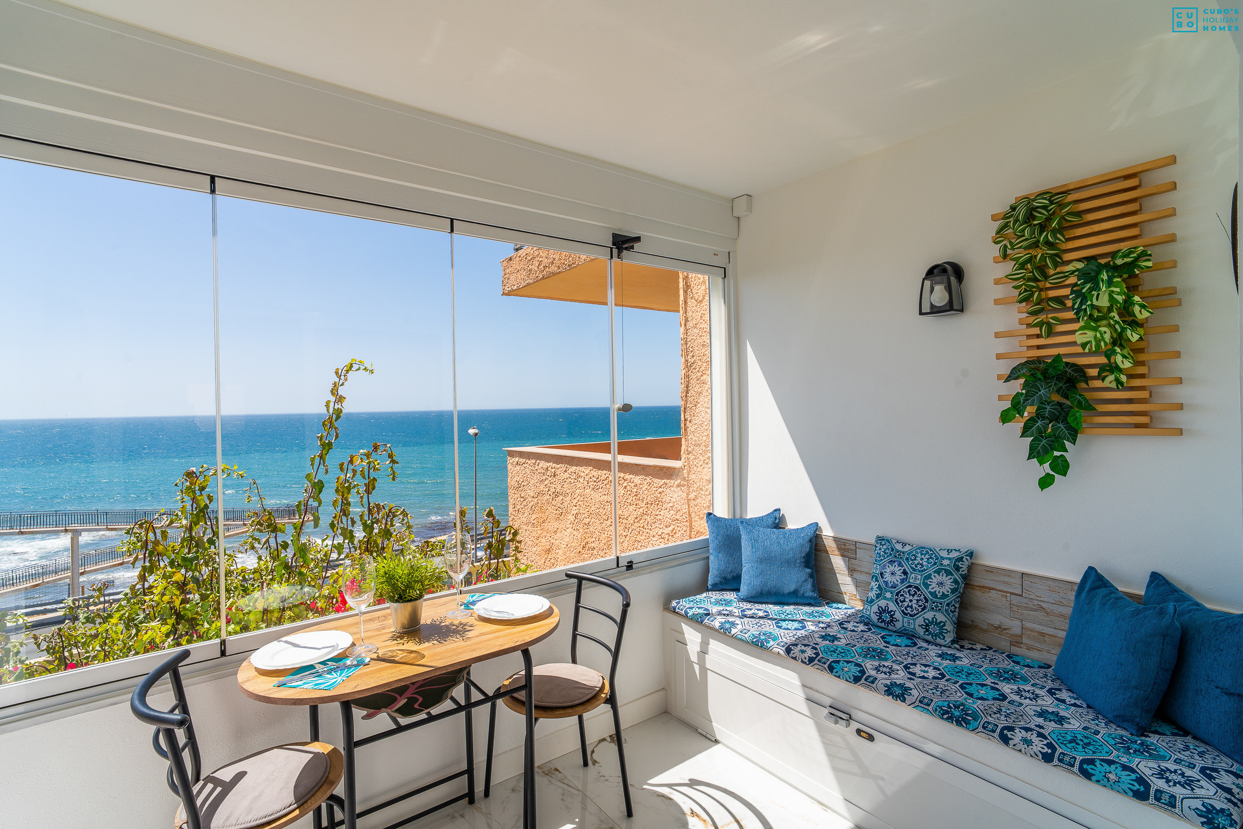 Holiday apartment with pool and sea views in Mijas Costa