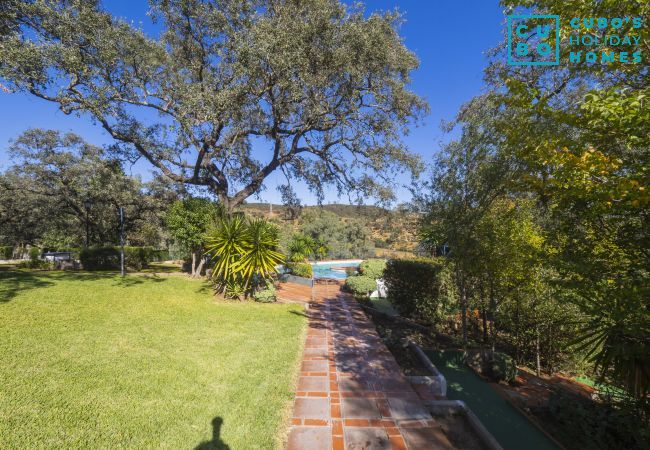 Cottage in Guillena - Cubo's Quinta de los Cisnes & minigolf included Cottage in Guillena - Cubo's Quinta de los Cisnes & minigolf included