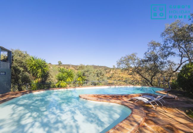 Cottage in Guillena - Cubo's Quinta de los Cisnes & minigolf included