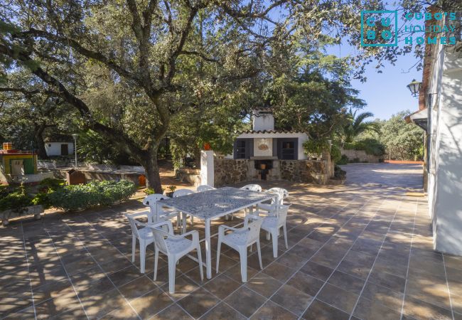 Cottage in Guillena - Cubo's Quinta de los Cisnes & minigolf included Cottage in Guillena - Cubo's Quinta de los Cisnes & minigolf included