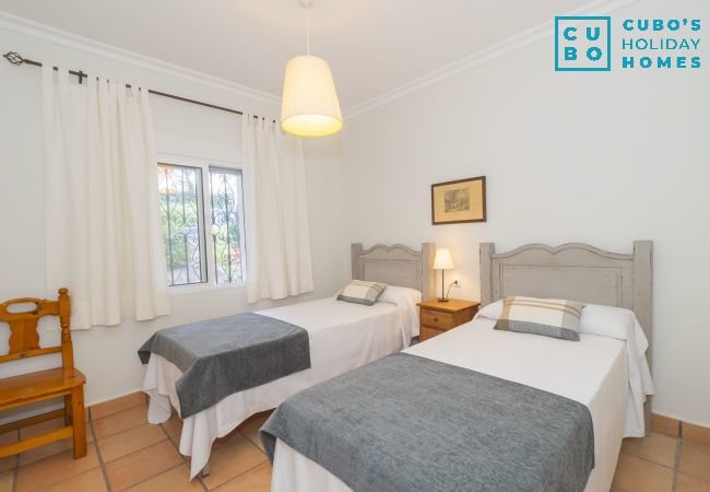 Cottage in Guillena - Cubo's Quinta de los Cisnes & minigolf included Cottage in Guillena - Cubo's Quinta de los Cisnes & minigolf included