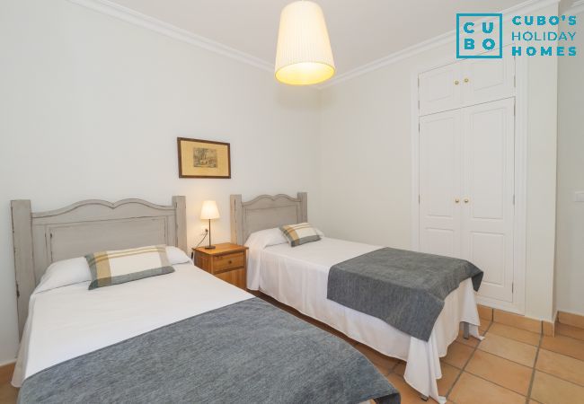 Cottage in Guillena - Cubo's Quinta de los Cisnes & minigolf included Cottage in Guillena - Cubo's Quinta de los Cisnes & minigolf included