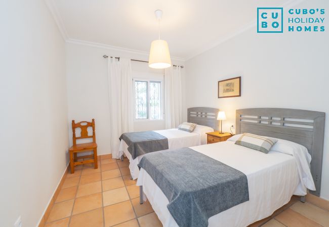 Cottage in Guillena - Cubo's Quinta de los Cisnes & minigolf included Cottage in Guillena - Cubo's Quinta de los Cisnes & minigolf included