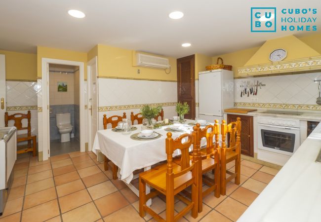 Cottage in Guillena - Cubo's Quinta de los Cisnes & minigolf included Cottage in Guillena - Cubo's Quinta de los Cisnes & minigolf included