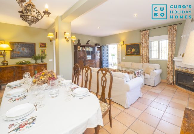 Cottage in Guillena - Cubo's Quinta de los Cisnes & minigolf included Cottage in Guillena - Cubo's Quinta de los Cisnes & minigolf included
