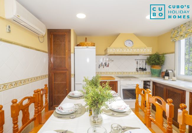 Cottage in Guillena - Cubo's Quinta de los Cisnes & minigolf included Cottage in Guillena - Cubo's Quinta de los Cisnes & minigolf included