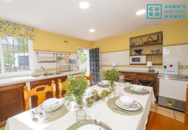 Cottage in Guillena - Cubo's Quinta de los Cisnes & minigolf included Cottage in Guillena - Cubo's Quinta de los Cisnes & minigolf included