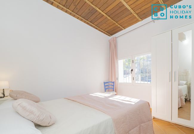 Cottage in Alhaurín el Grande - Cubo's Casa La Bravo BBQ Roof Terrace Cottage in Alhaurín el Grande - Cubo's Casa La Bravo BBQ Roof Terrace