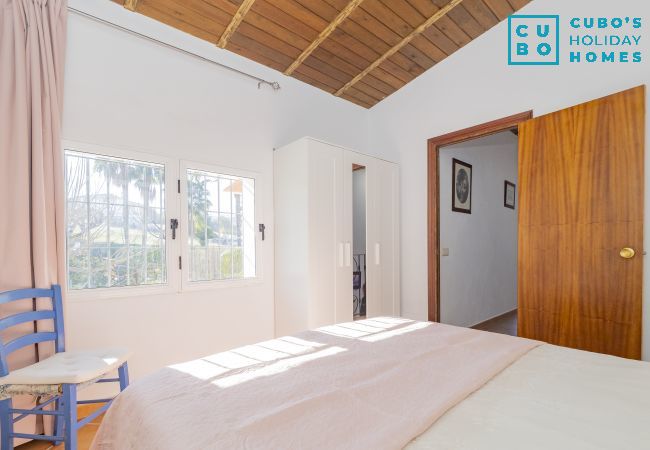 Cottage in Alhaurín el Grande - Cubo's Casa La Bravo BBQ Roof Terrace Cottage in Alhaurín el Grande - Cubo's Casa La Bravo BBQ Roof Terrace