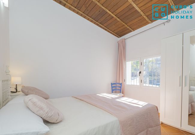 Cottage in Alhaurín el Grande - Cubo's Casa La Bravo BBQ Roof Terrace Cottage in Alhaurín el Grande - Cubo's Casa La Bravo BBQ Roof Terrace