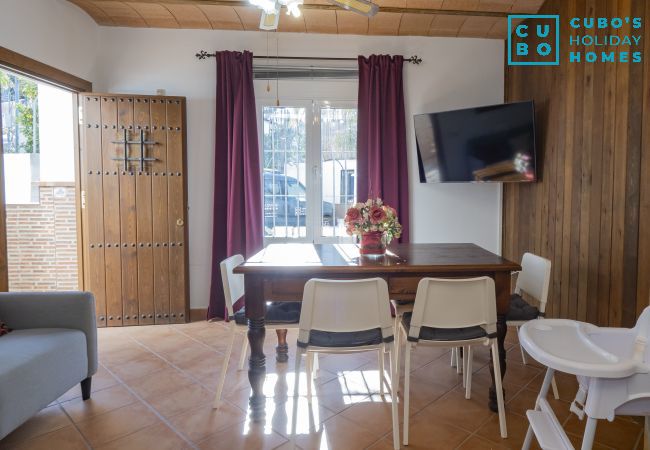 Cottage in Alhaurín el Grande - Cubo's Casa La Bravo BBQ Roof Terrace Cottage in Alhaurín el Grande - Cubo's Casa La Bravo BBQ Roof Terrace