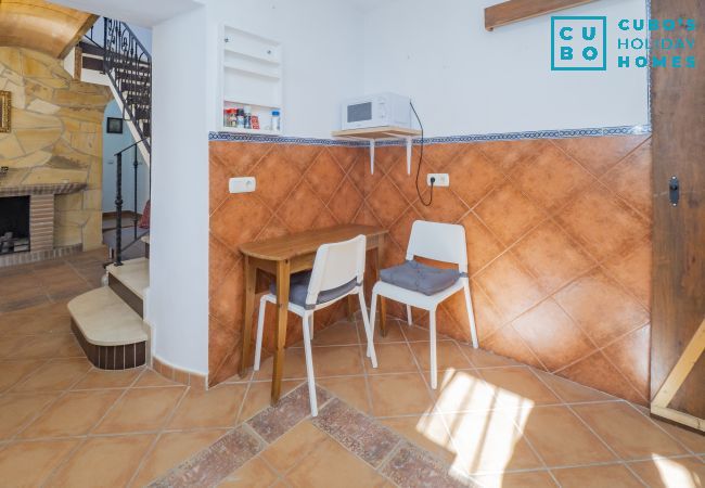 Cottage in Alhaurín el Grande - Cubo's Casa La Bravo BBQ Roof Terrace Cottage in Alhaurín el Grande - Cubo's Casa La Bravo BBQ Roof Terrace