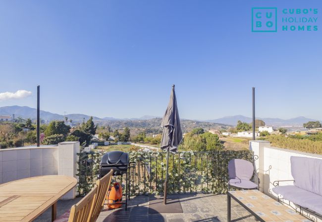 Cottage in Alhaurín el Grande - Cubo's Casa La Bravo BBQ Roof Terrace Cottage in Alhaurín el Grande - Cubo's Casa La Bravo BBQ Roof Terrace