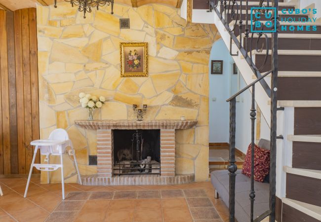 Cottage in Alhaurín el Grande - Cubo's Casa La Bravo BBQ Roof Terrace Cottage in Alhaurín el Grande - Cubo's Casa La Bravo BBQ Roof Terrace