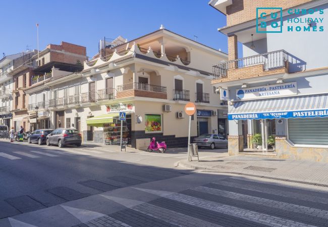 Cottage in Alhaurín el Grande - Cubo's Casa La Bravo BBQ Roof Terrace Cottage in Alhaurín el Grande - Cubo's Casa La Bravo BBQ Roof Terrace