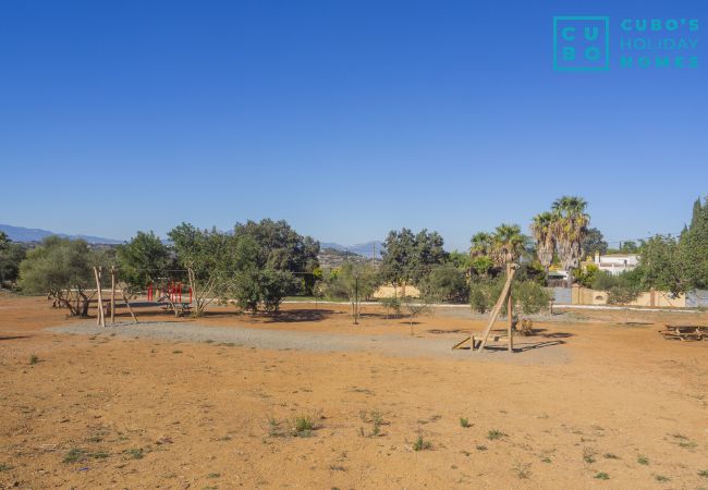 Cottage in Alhaurín el Grande - Cubo's Casa La Bravo BBQ Roof Terrace Cottage in Alhaurín el Grande - Cubo's Casa La Bravo BBQ Roof Terrace