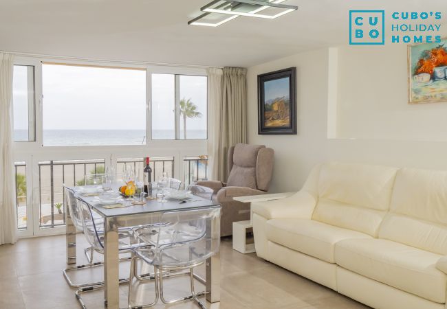 Apartment in Estepona - Cubo's Estepona Oceanview Apartment & Free Parking