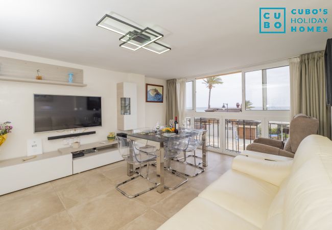 Apartment in Estepona - Cubo's Estepona Oceanview Apartment & Free Parking