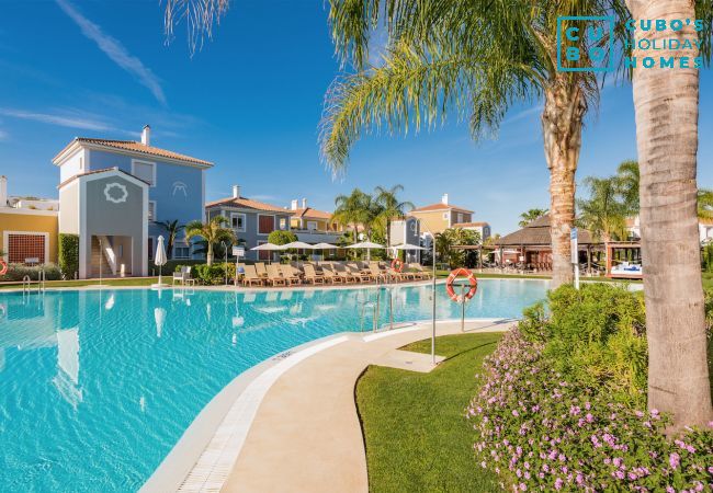 Aparthotel in Marbella - Cubo's Cortijo Del Mar Resort Duplex C1 2