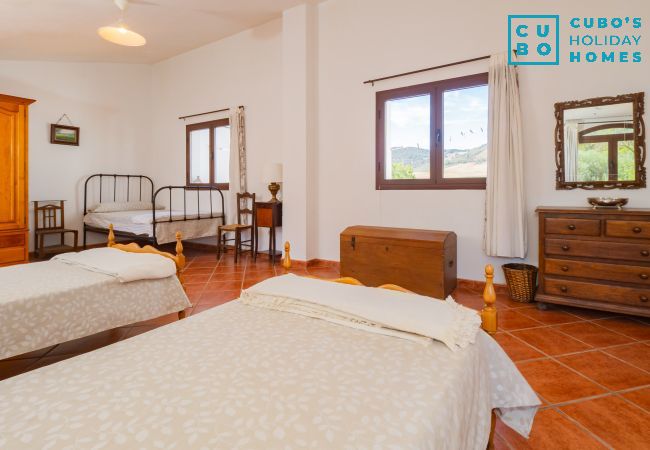 Rent by room in Ronda - Cubo's La Cimada 5 Pax Bed&Breakfast