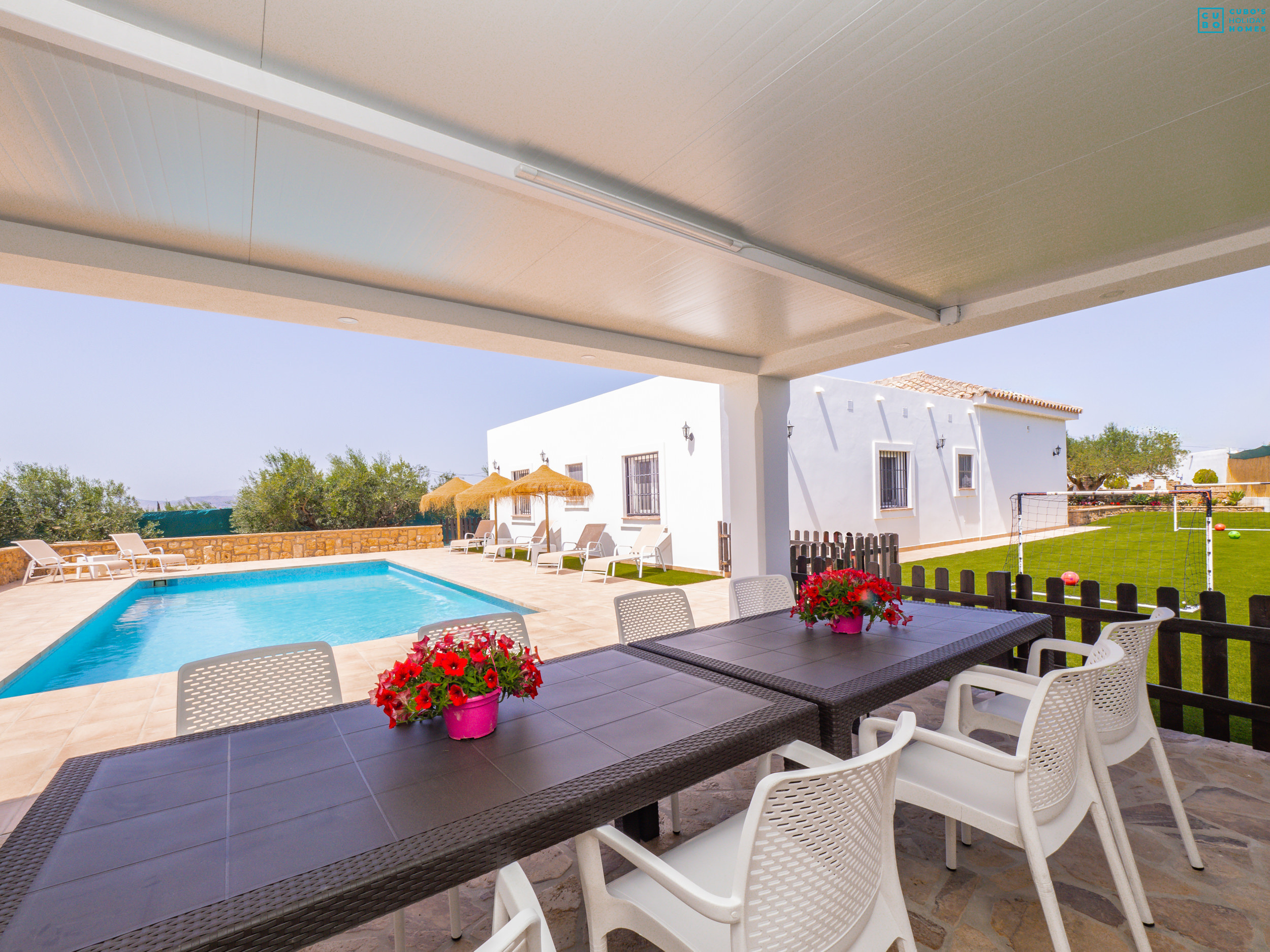 Modern country house with pool in Alhaurín