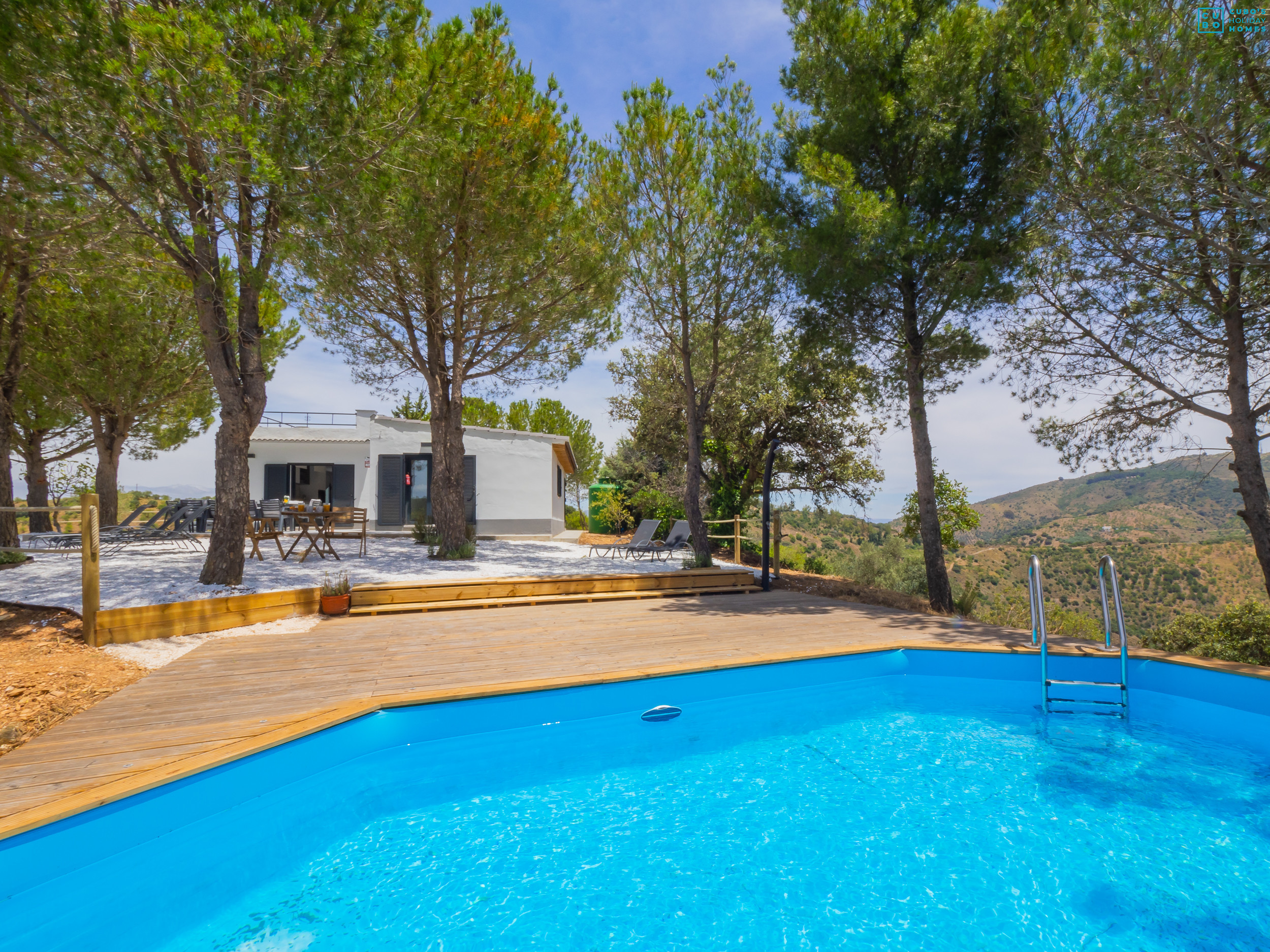 Beautiful rural house with swimming pool for 8 people in Malaga