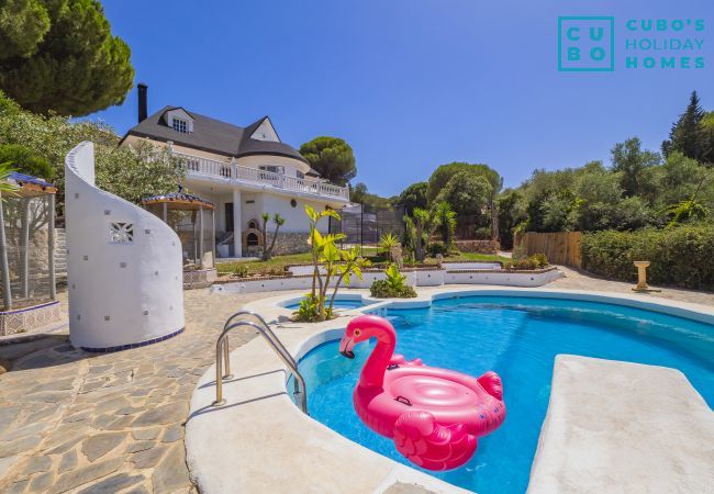 Villa in Alhaurin de la Torre - Cubo's Villa Pino Verde Villa in Alhaurin de la Torre - Cubo's Villa Pino Verde