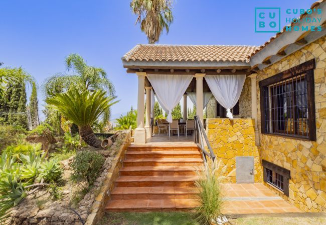 Villa in Alhaurín el Grande - Cubo's Whitestone Villa Family Fun Villa in Alhaurín el Grande - Cubo's Whitestone Villa Family Fun