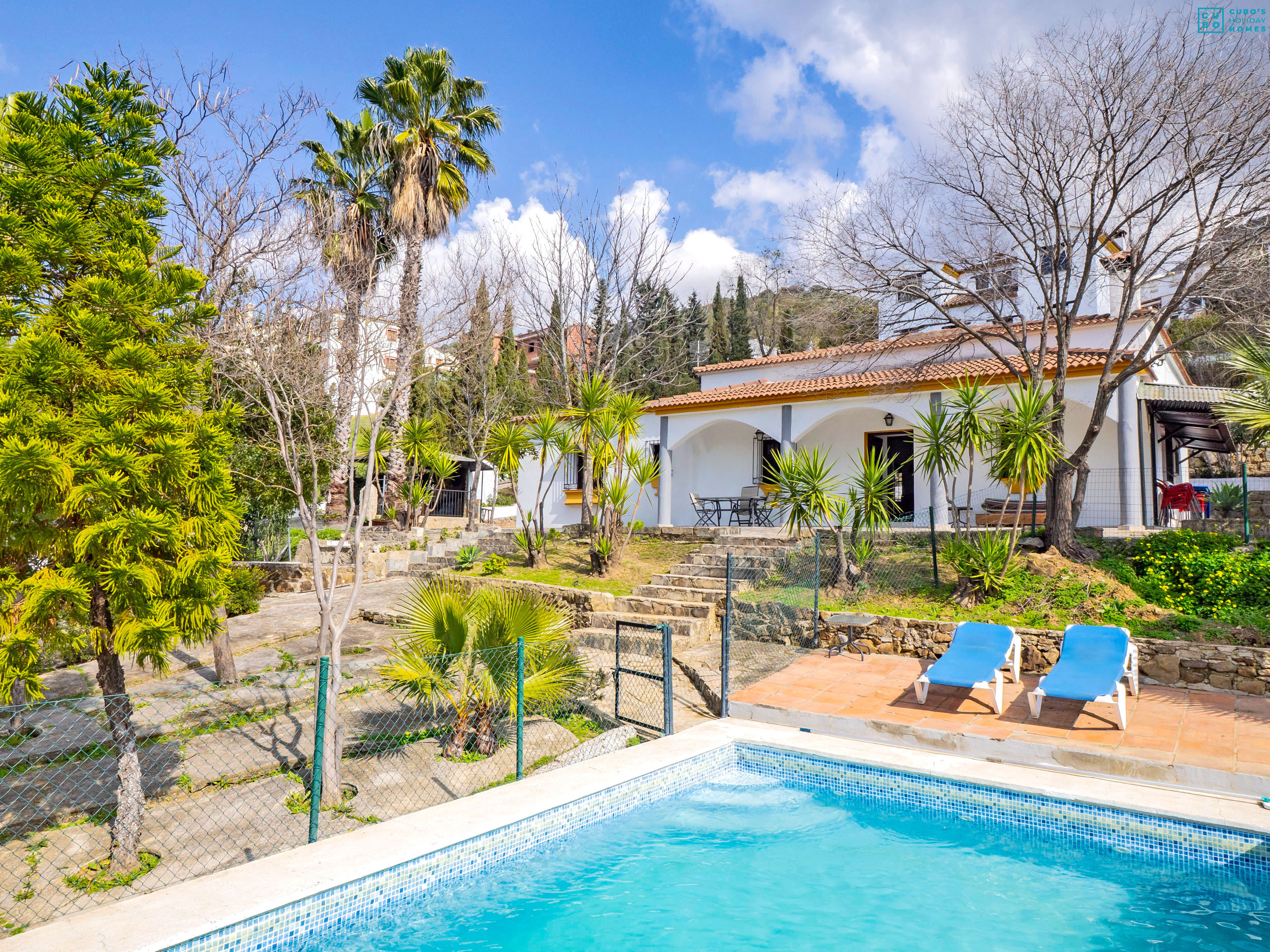 Rural house with swimming pool for 15 people